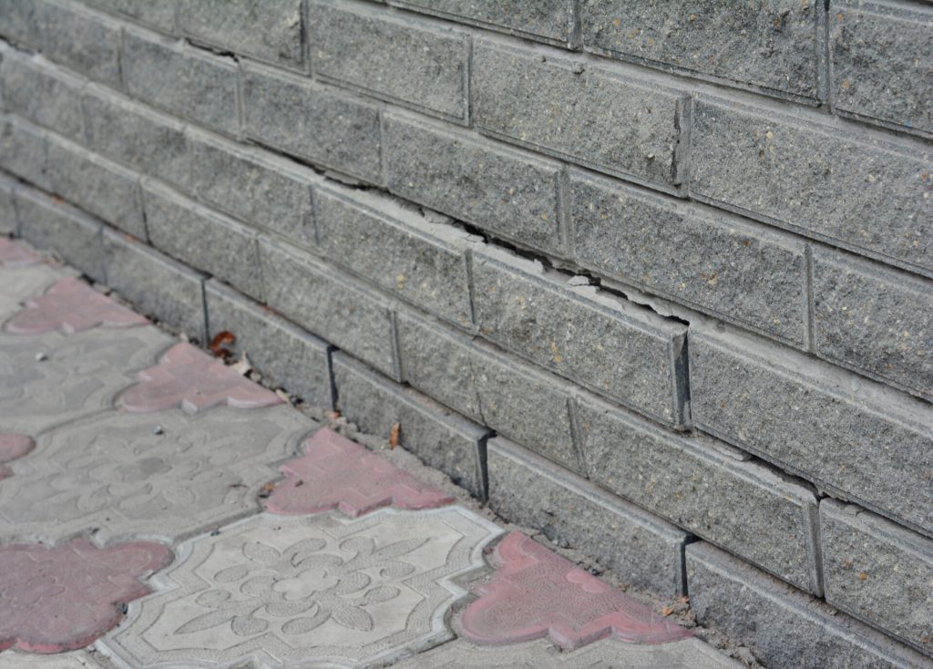 Hairline or Structural? A Homeowner’s Guide to Foundation Cracks